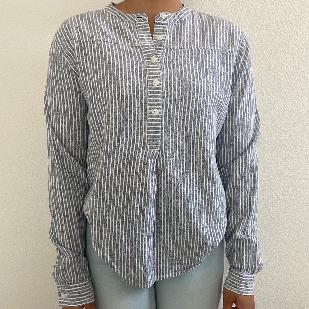 Women’s half button up